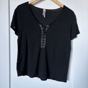 Black Lace-Up V-Neck Top – Soft Goth / 90s Alternative – Size Large